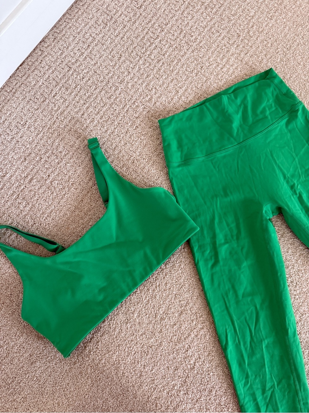 Astoria Green activewear set - Picture 2 of 3